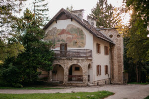 Szállás a Malomerdő Panzióban. A Vadászkastély